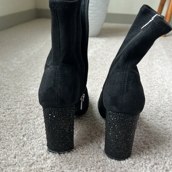 Jewel Badgley Mischka Booties - Picture 6 of 12